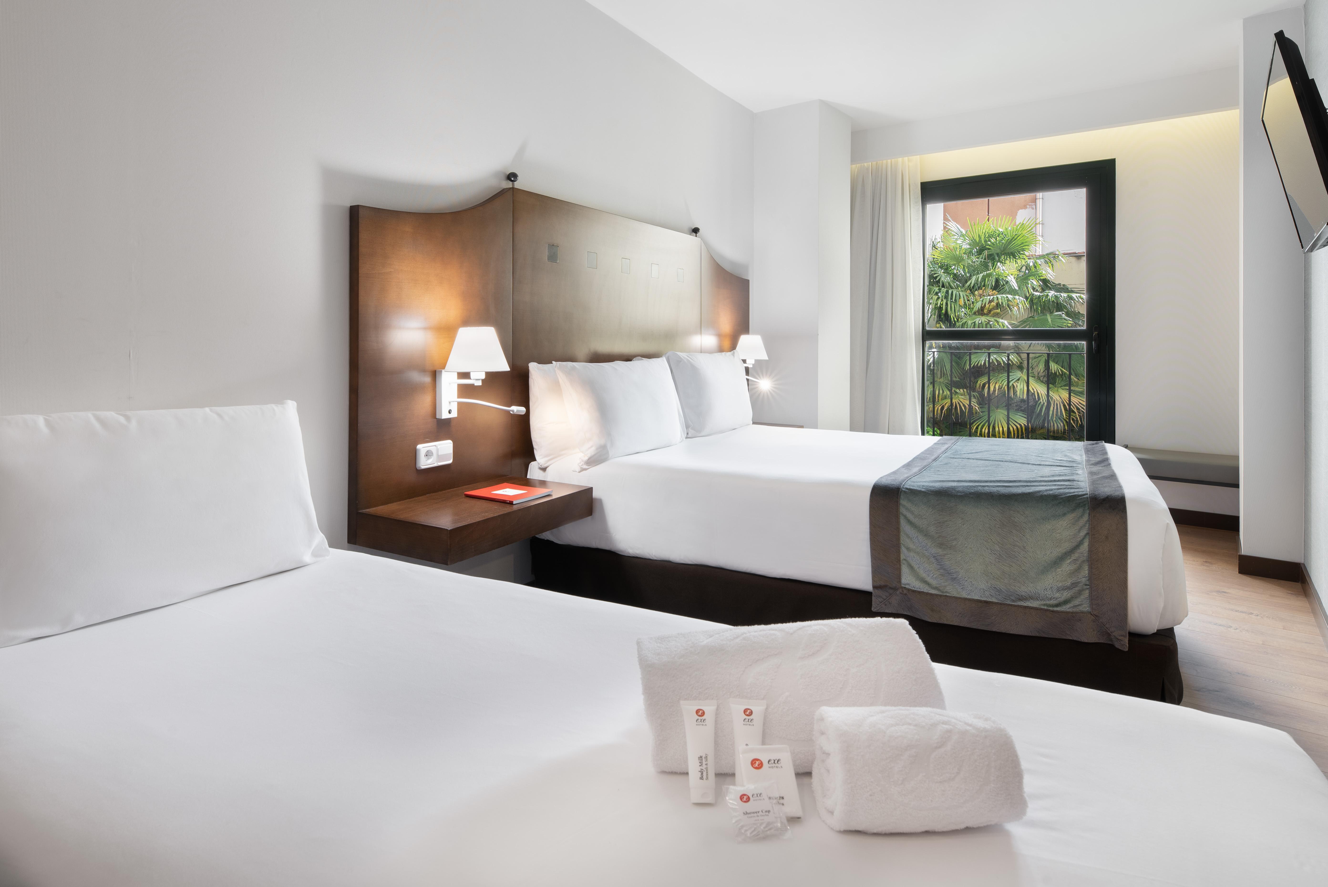 Exe Agora Caceres Hotel Ngoại thất bức ảnh
