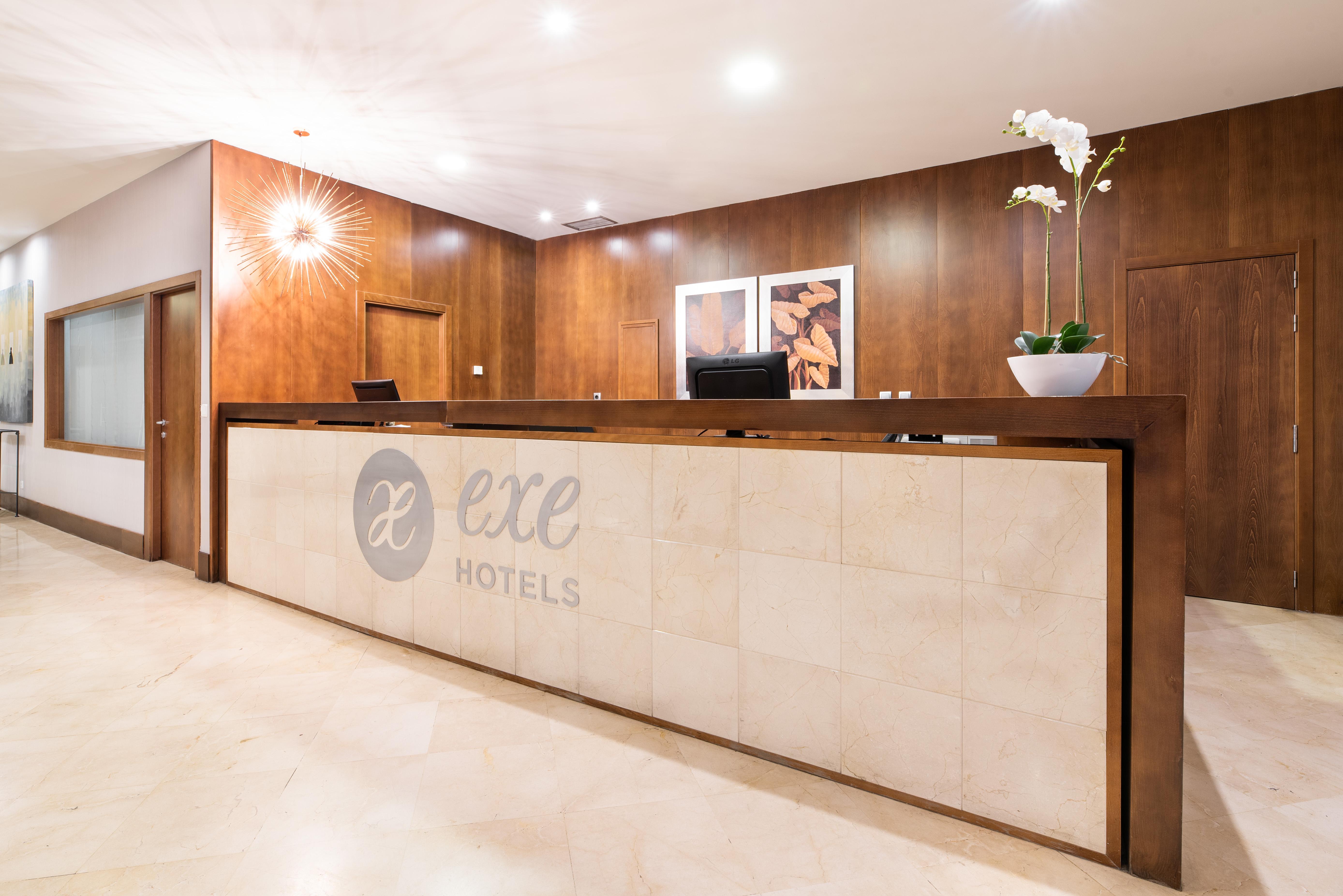 Exe Agora Caceres Hotel Ngoại thất bức ảnh