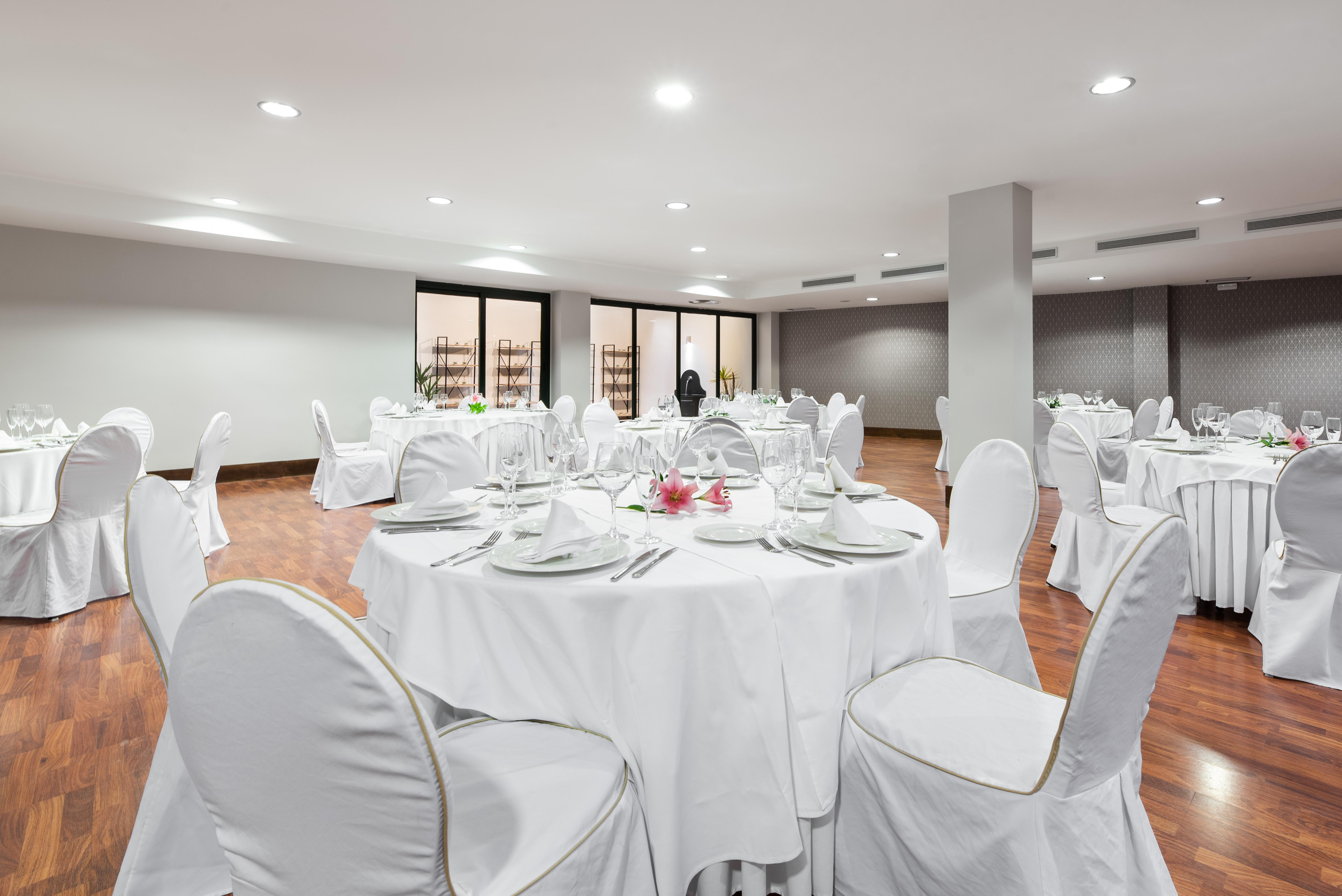 Exe Agora Caceres Hotel Ngoại thất bức ảnh