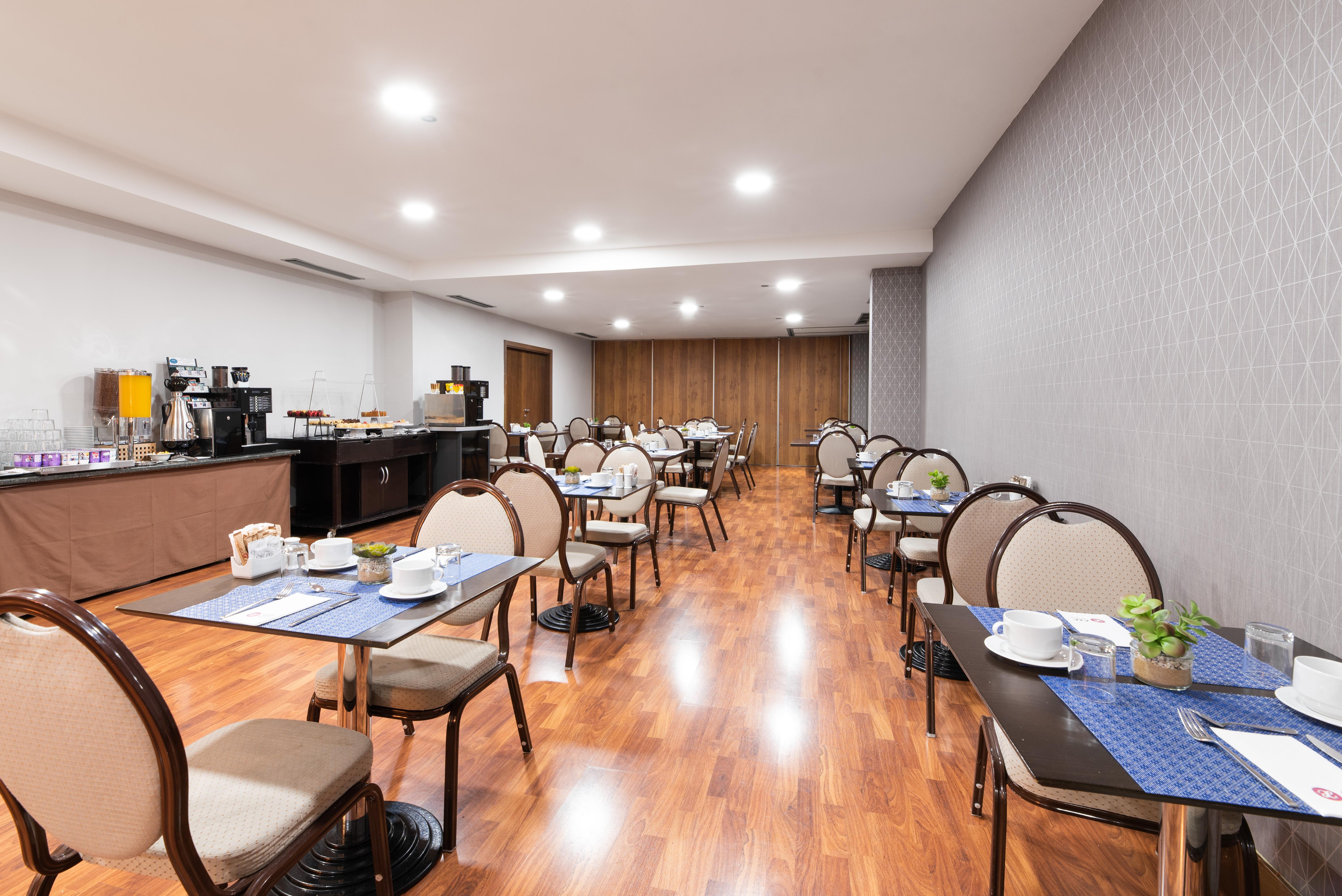 Exe Agora Caceres Hotel Ngoại thất bức ảnh