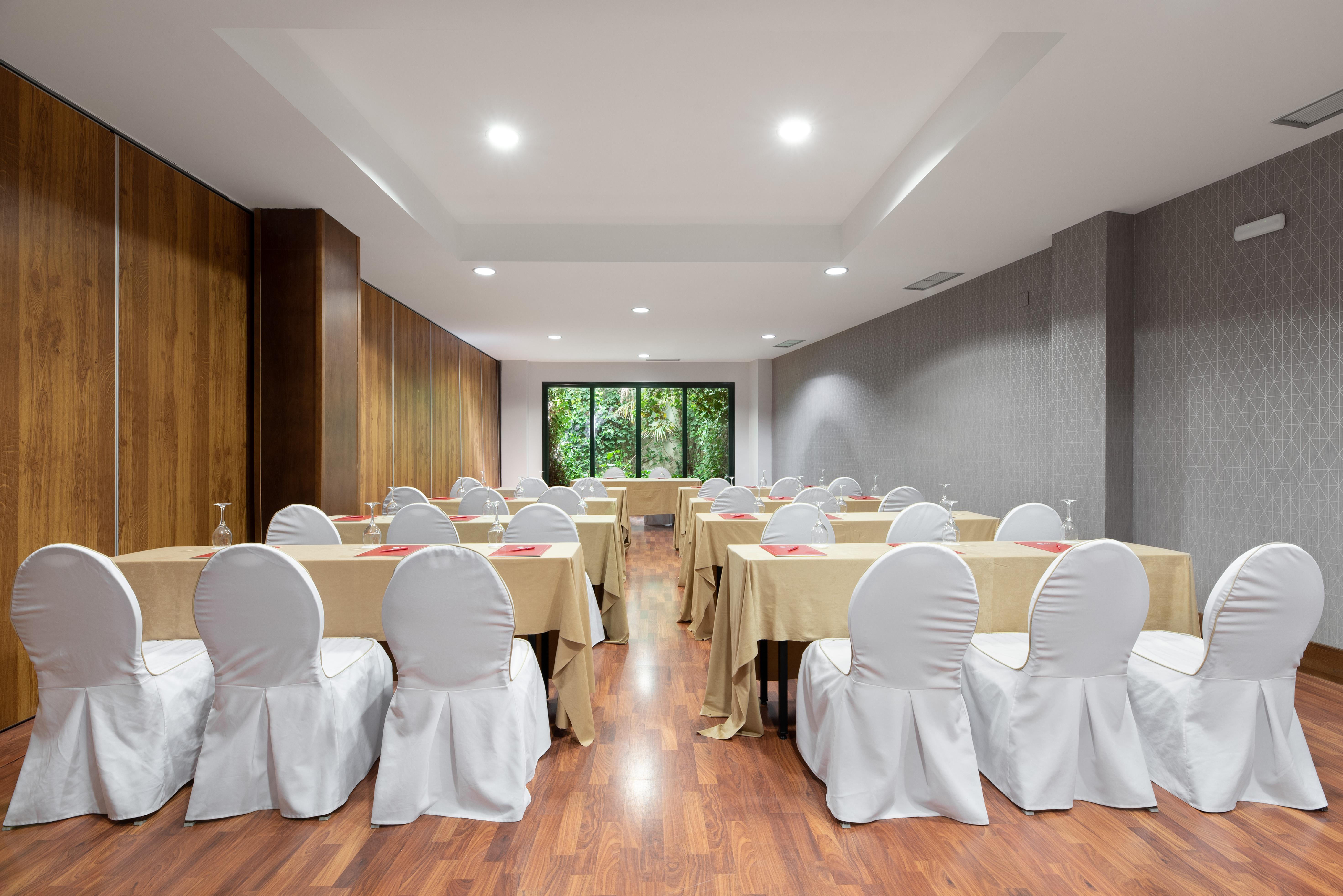 Exe Agora Caceres Hotel Ngoại thất bức ảnh