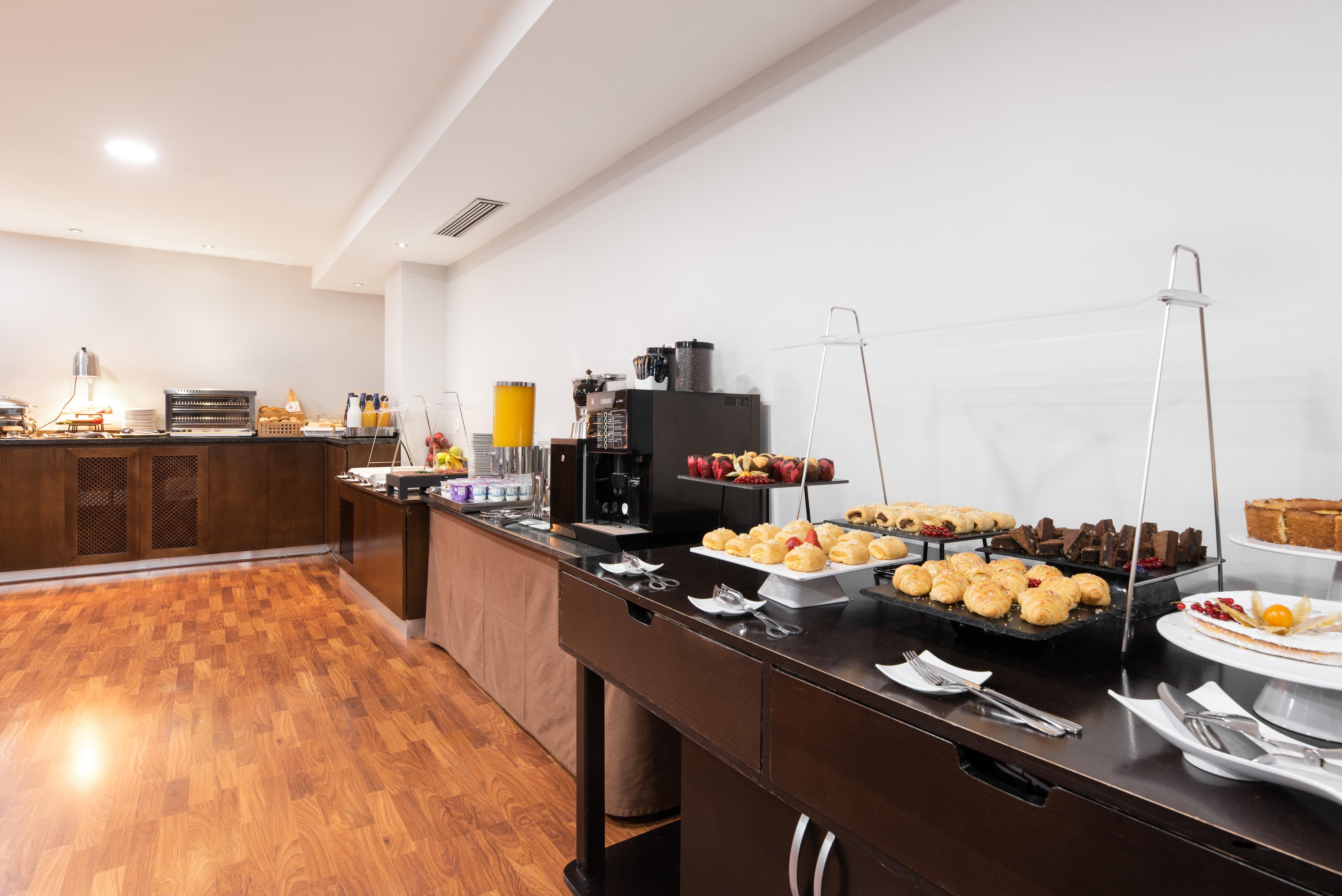 Exe Agora Caceres Hotel Ngoại thất bức ảnh