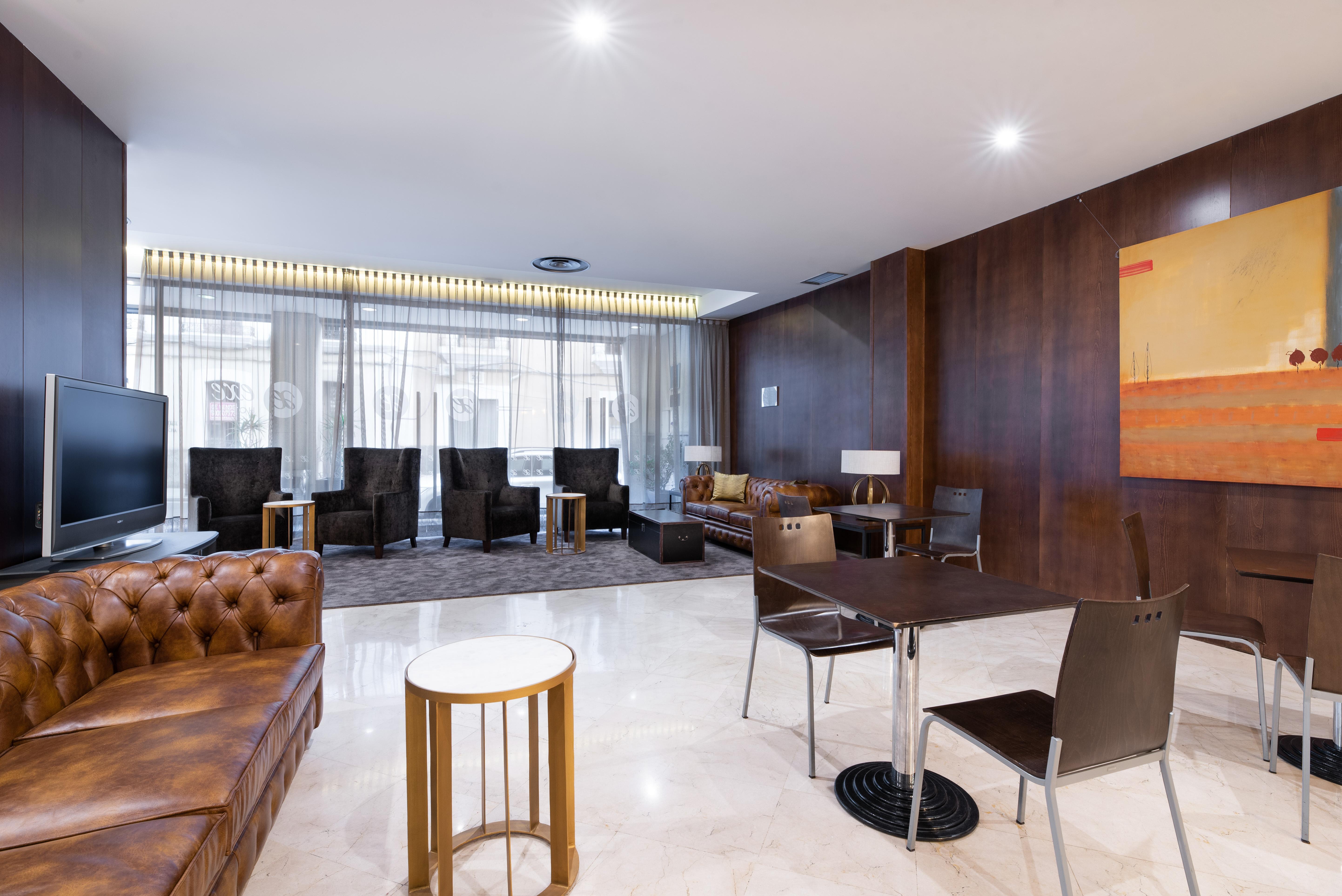 Exe Agora Caceres Hotel Ngoại thất bức ảnh
