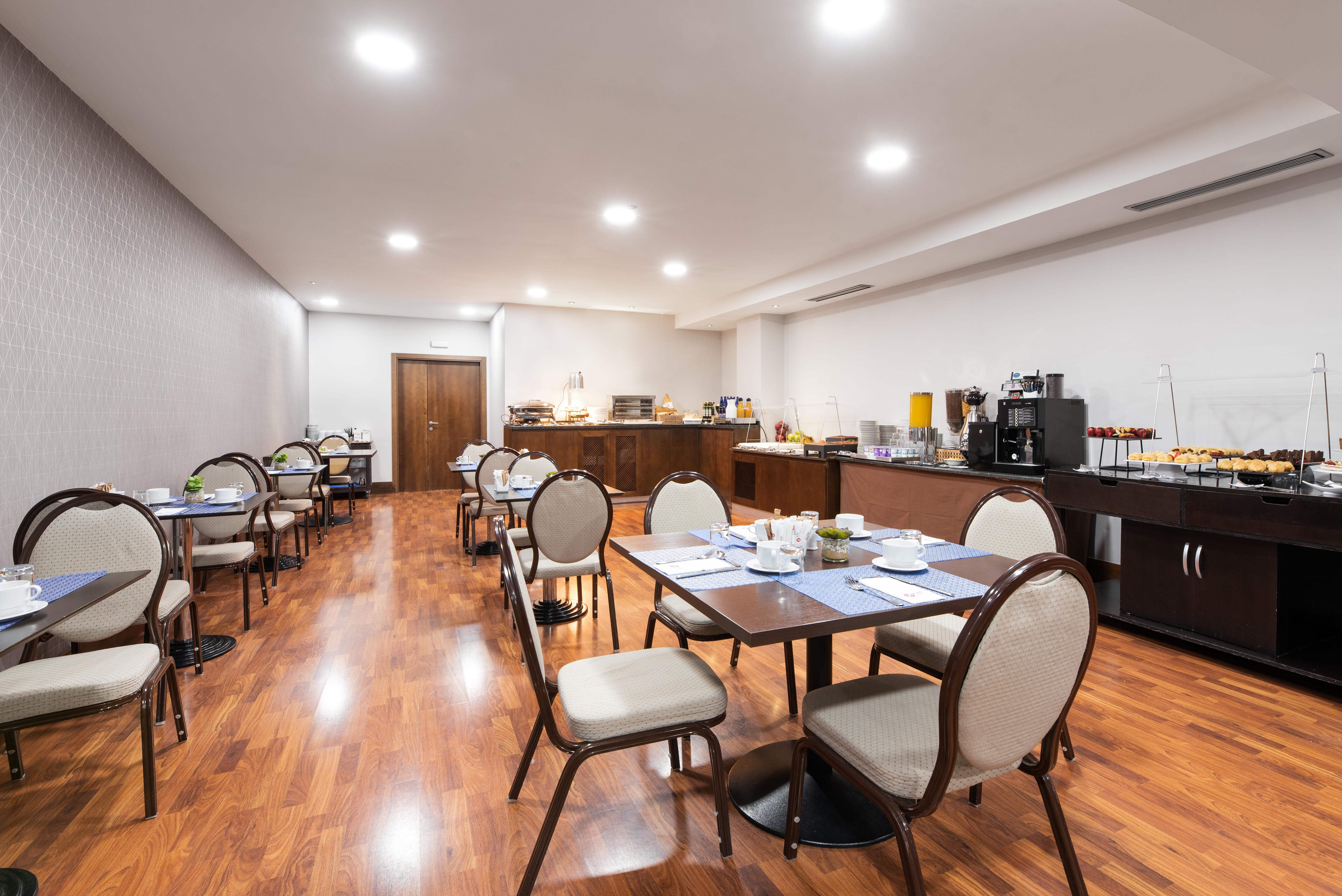 Exe Agora Caceres Hotel Ngoại thất bức ảnh