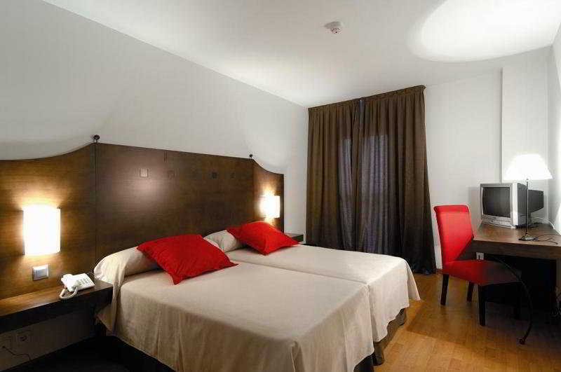 Exe Agora Caceres Hotel Ngoại thất bức ảnh