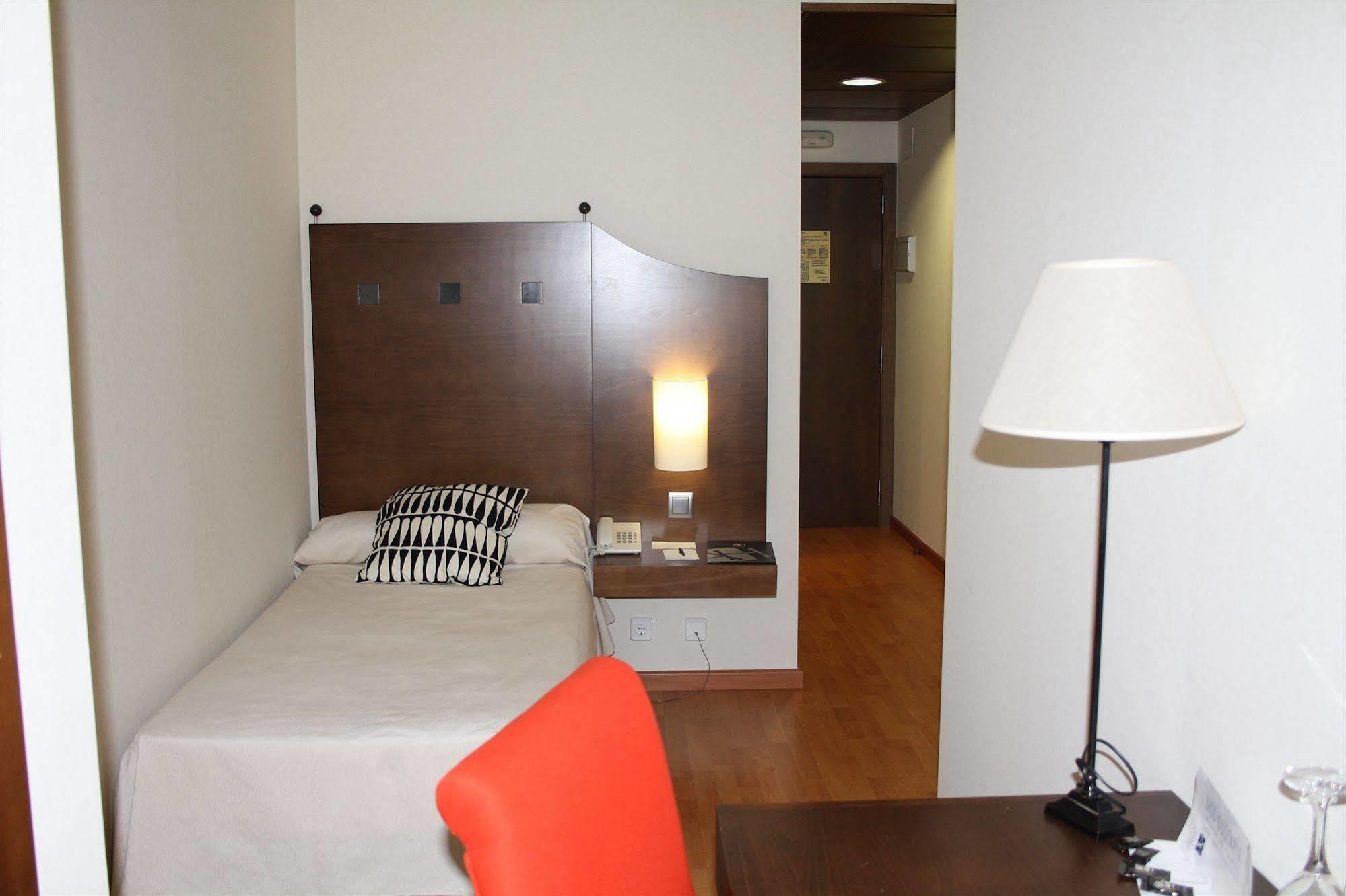 Exe Agora Caceres Hotel Ngoại thất bức ảnh