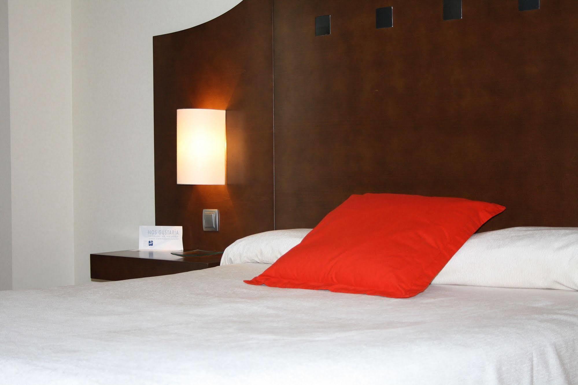 Exe Agora Caceres Hotel Ngoại thất bức ảnh