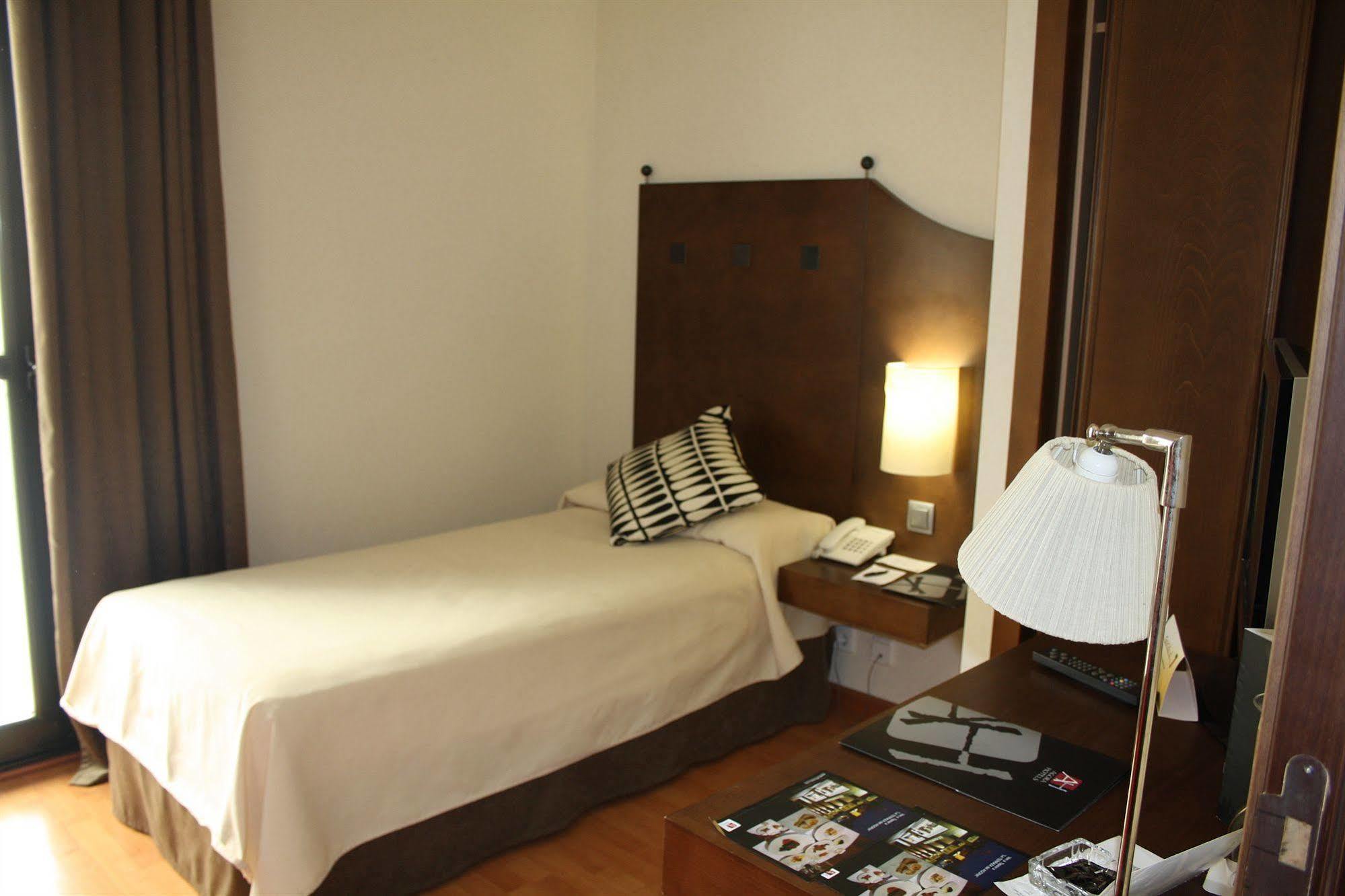 Exe Agora Caceres Hotel Ngoại thất bức ảnh