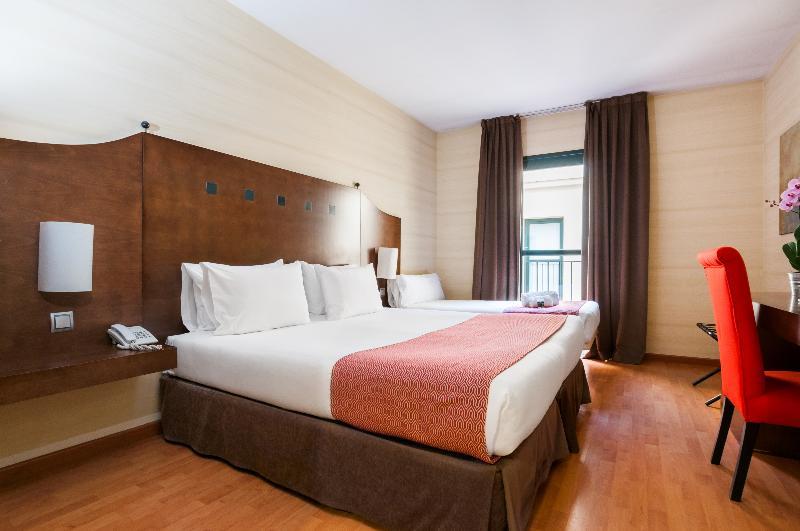 Exe Agora Caceres Hotel Ngoại thất bức ảnh