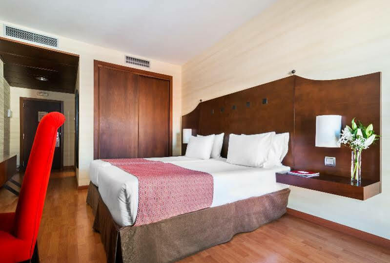 Exe Agora Caceres Hotel Ngoại thất bức ảnh