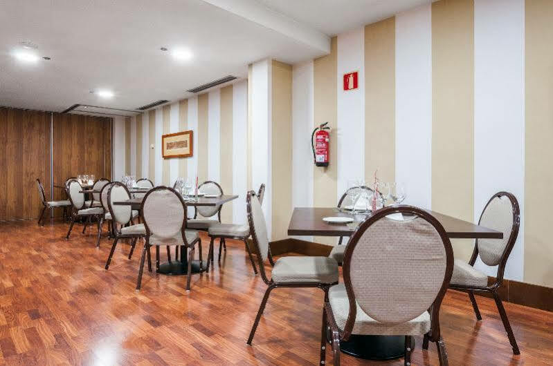 Exe Agora Caceres Hotel Ngoại thất bức ảnh