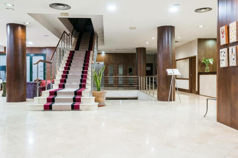 Exe Agora Caceres Hotel Ngoại thất bức ảnh