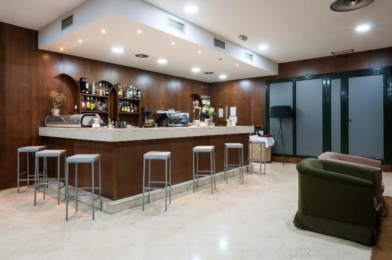 Exe Agora Caceres Hotel Ngoại thất bức ảnh